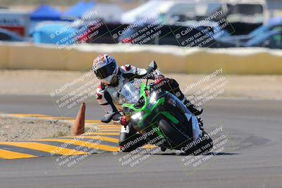 media/Oct-09-2022-SoCal Trackdays (Sun) [[95640aeeb6]]/Turn 2 (1110am)/